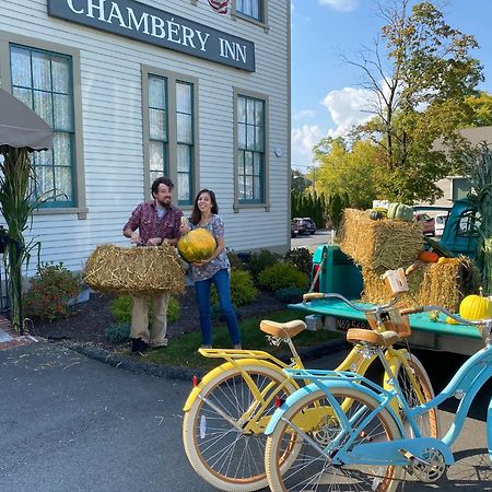 Chambery Inn Лий Екстериор снимка