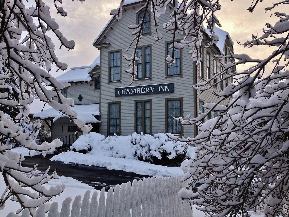 Chambery Inn Лий Екстериор снимка
