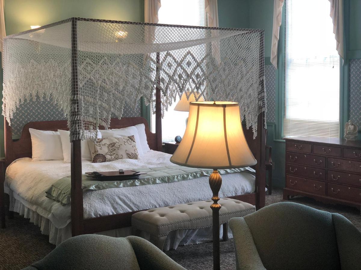 Chambery Inn Лий Екстериор снимка
