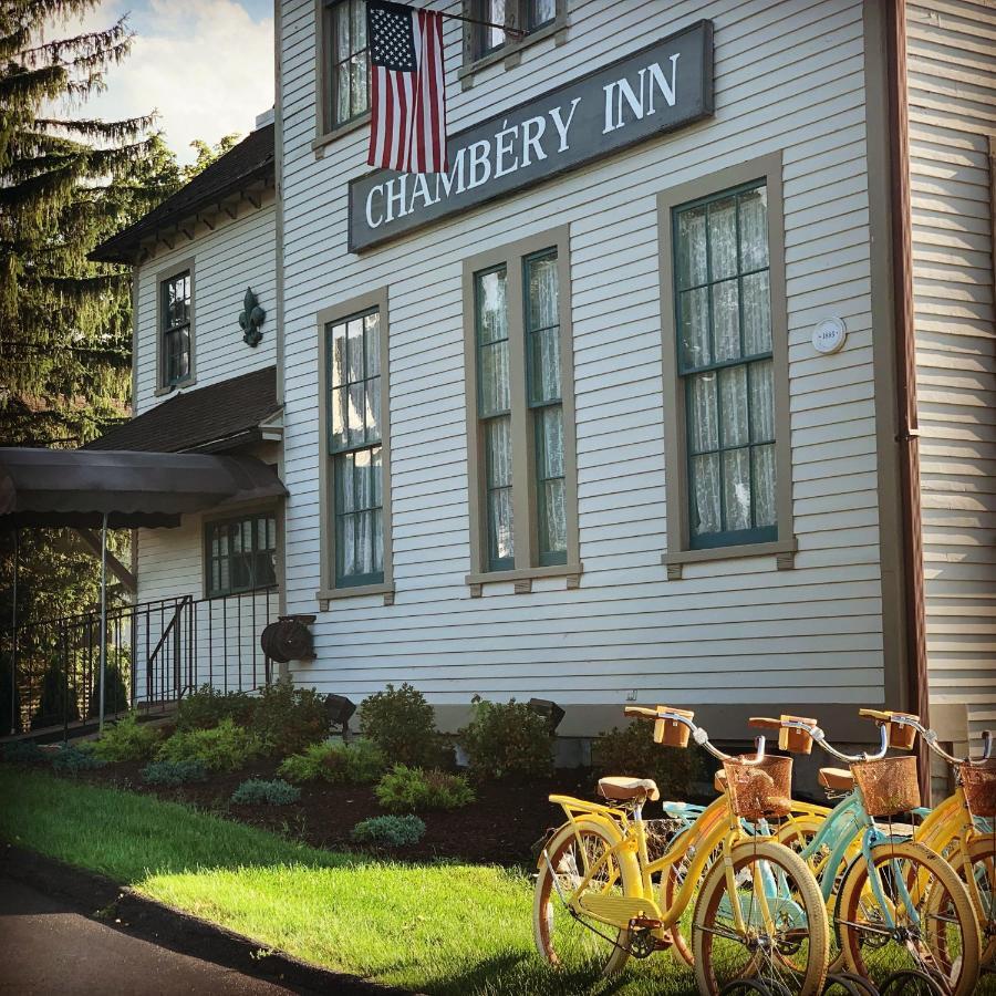 Chambery Inn Лий Екстериор снимка