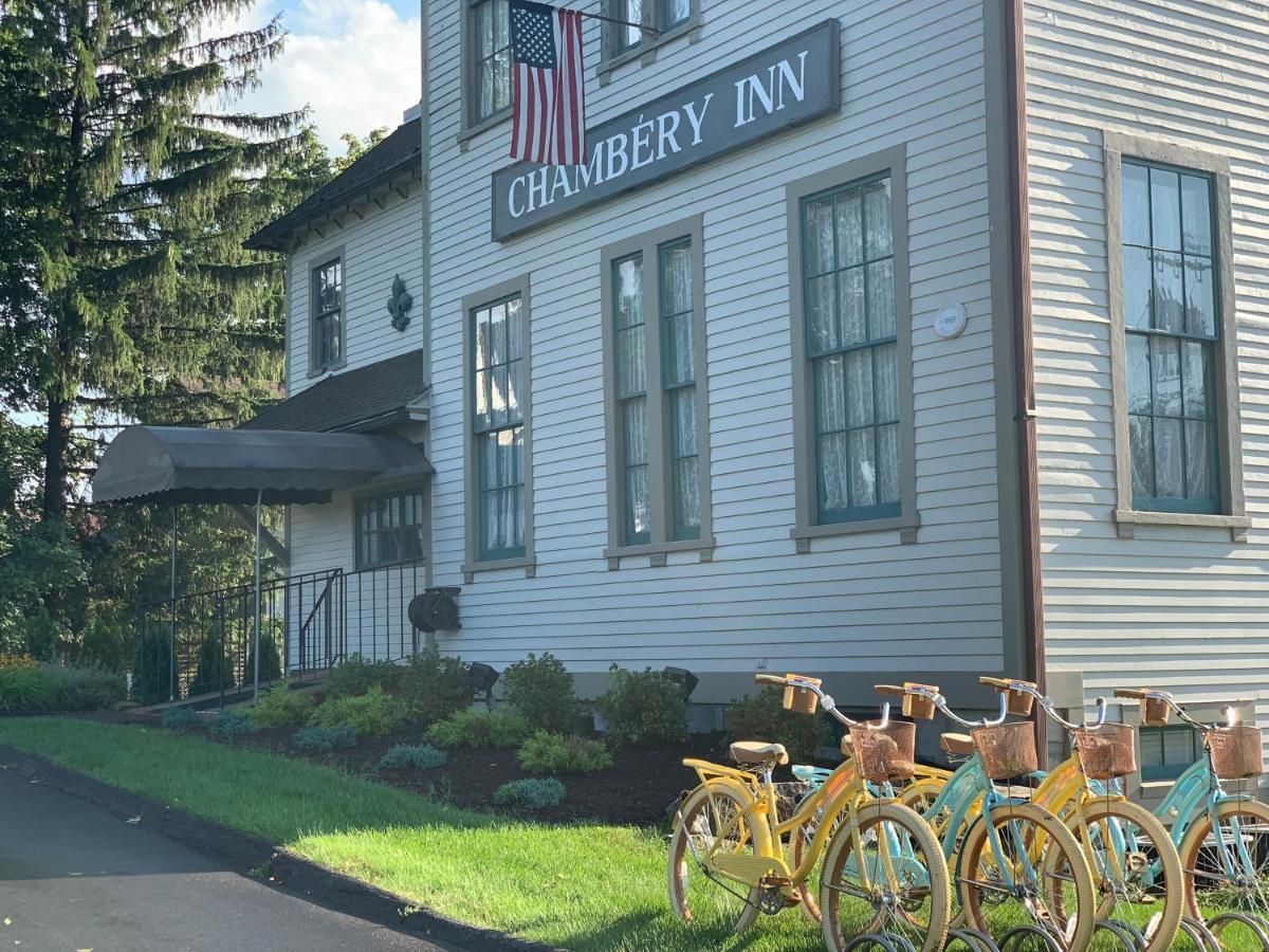 Chambery Inn Лий Екстериор снимка