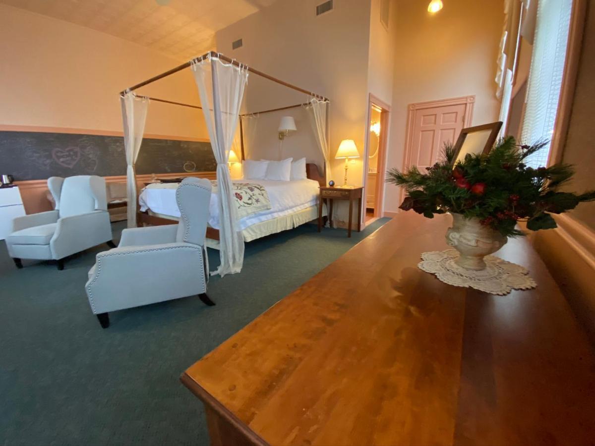 Chambery Inn Лий Екстериор снимка