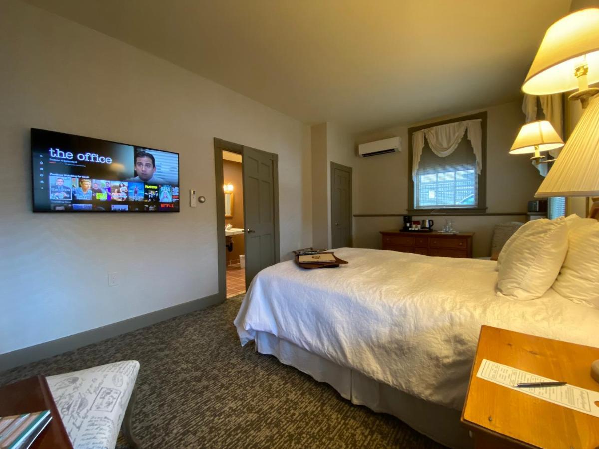 Chambery Inn Лий Екстериор снимка