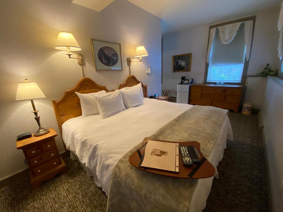 Chambery Inn Лий Екстериор снимка