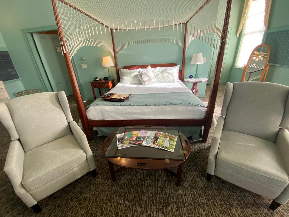 Chambery Inn Лий Екстериор снимка