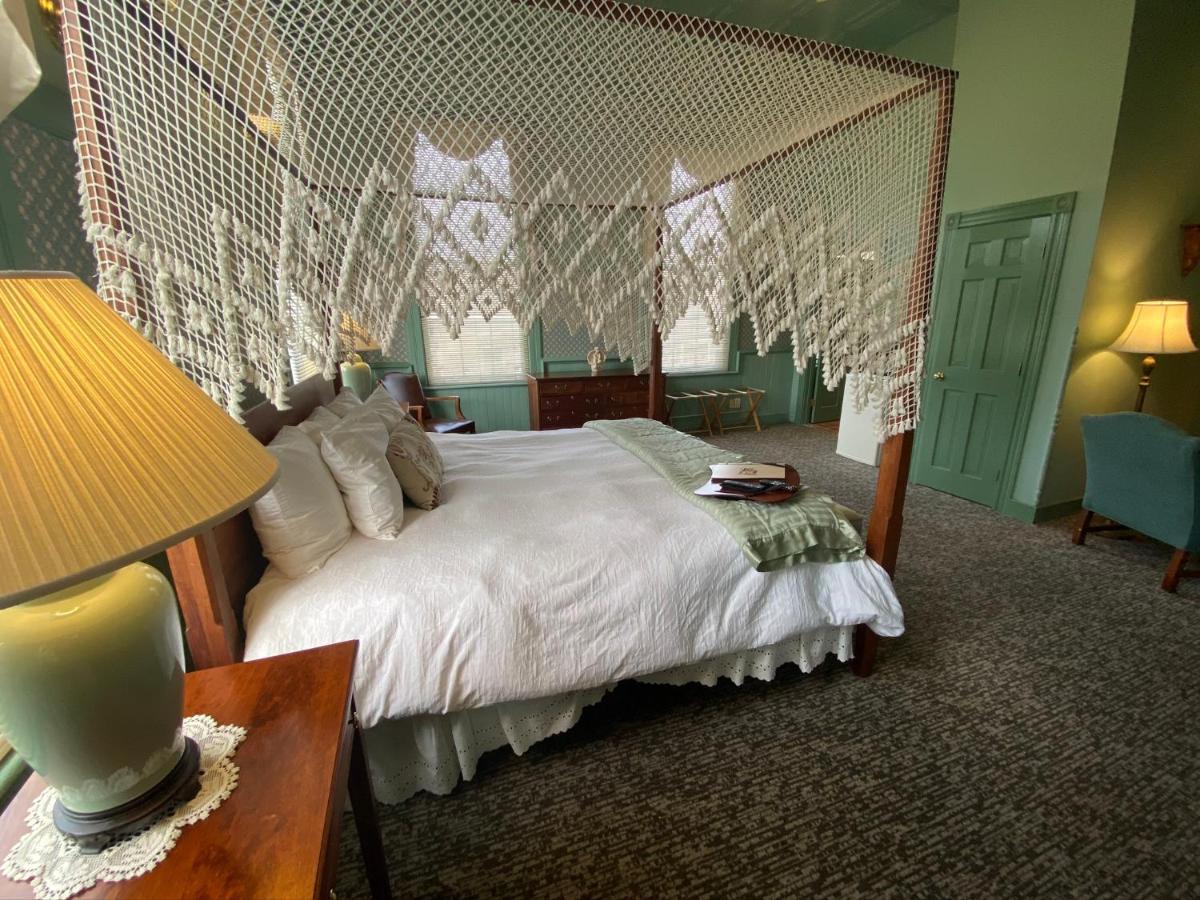 Chambery Inn Лий Екстериор снимка