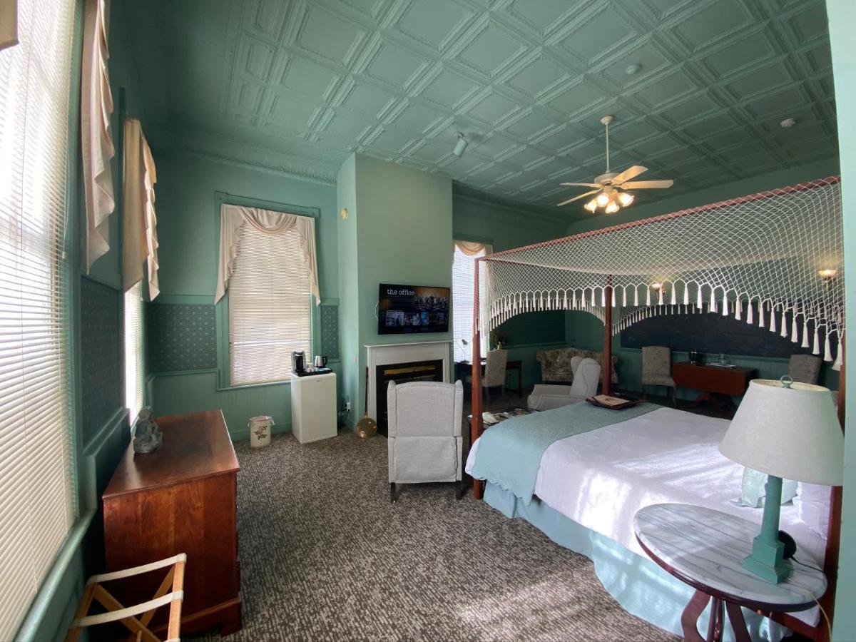 Chambery Inn Лий Екстериор снимка